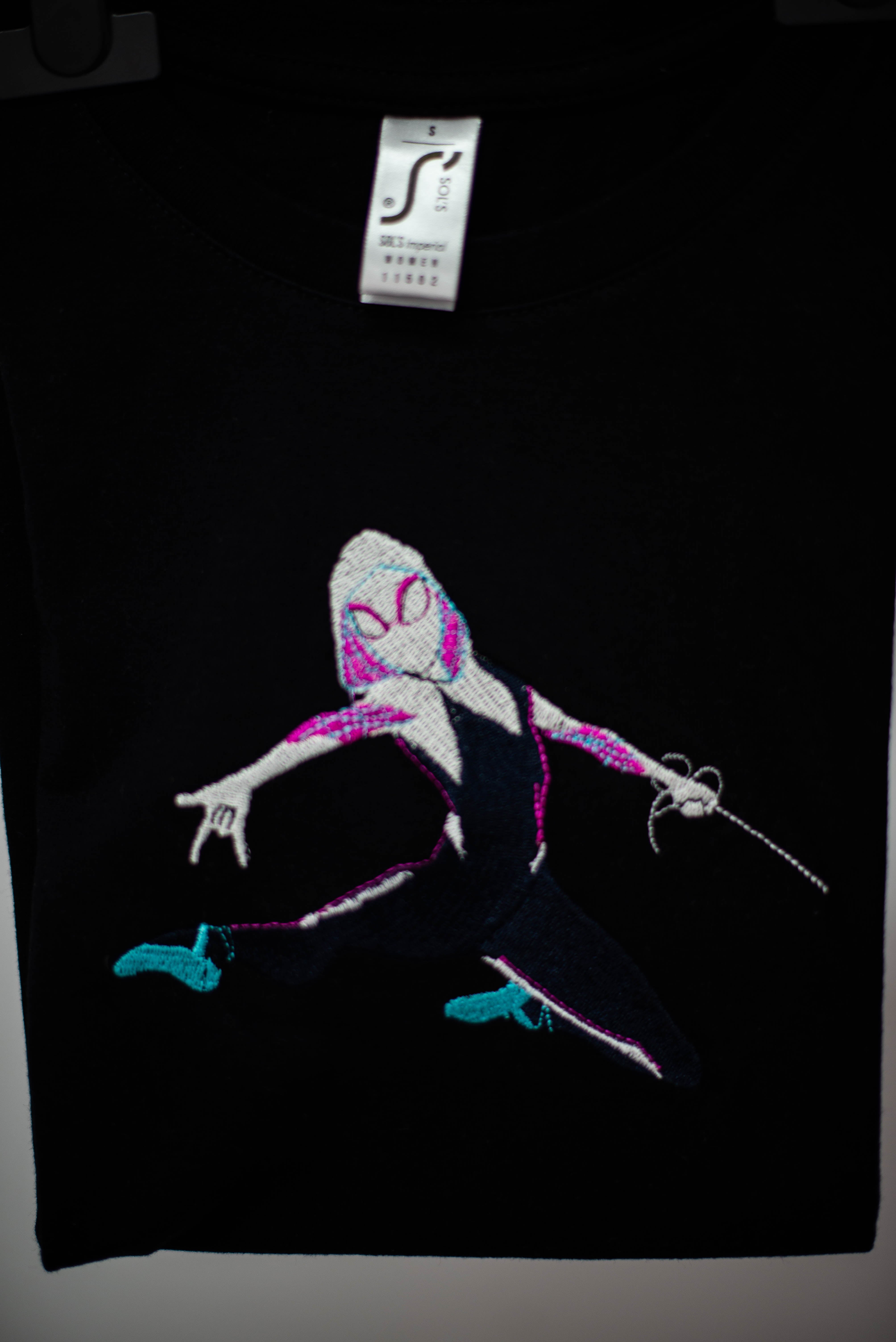 TRICOU NEGRU GWEN SPIDER MAN