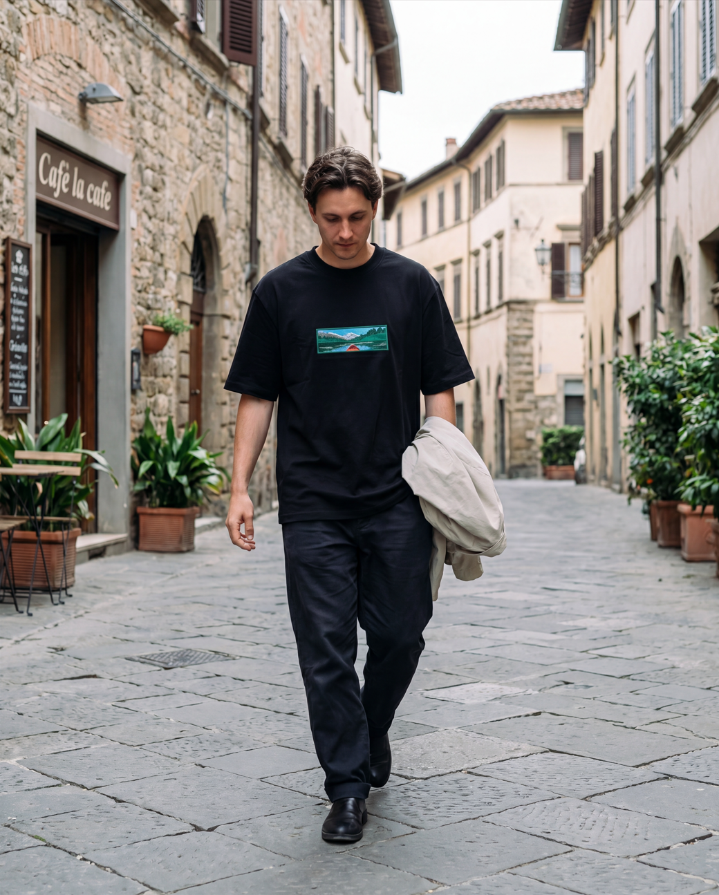 Canoe Lake Oversize Tee — Tricou brodat manual cu peisaj lacustru